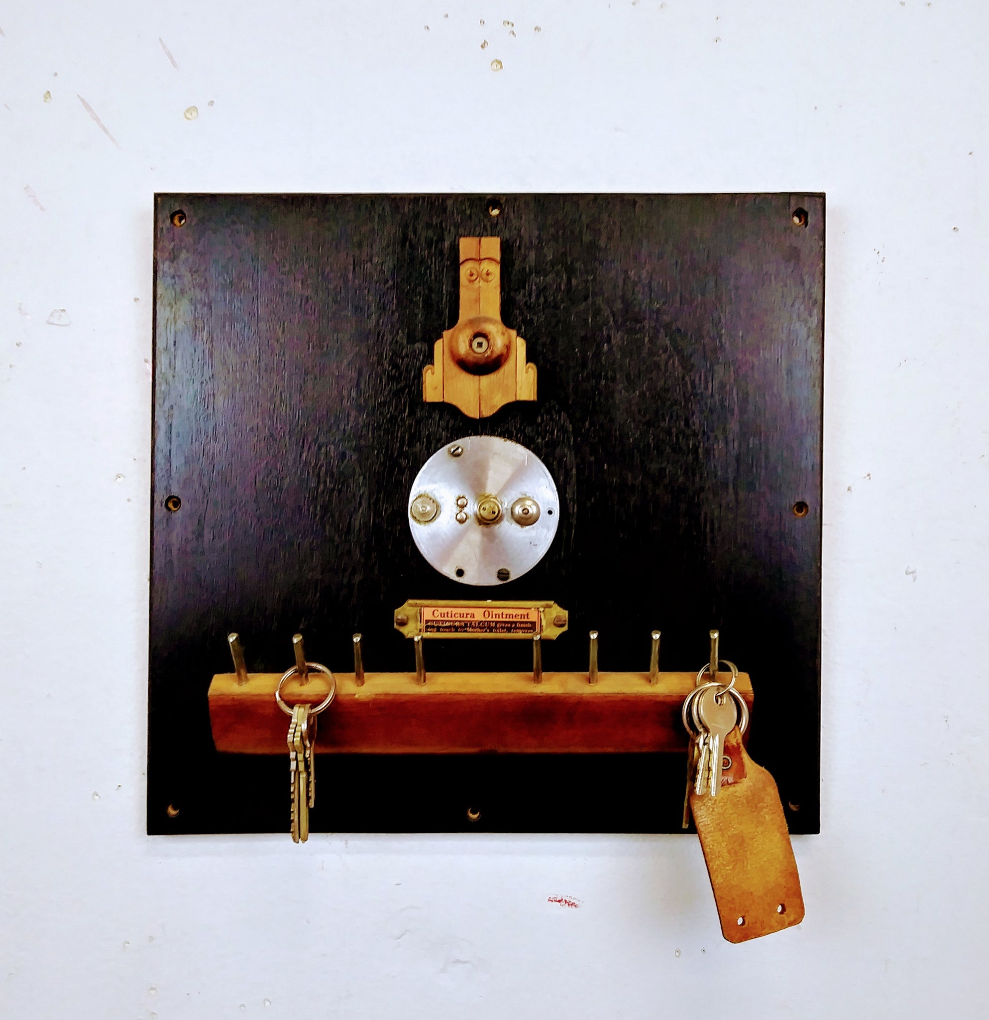 Cuticura Key Holder